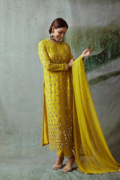 GENELIA DESHMUKH In Chamak Moss Green Kurta Pant Set