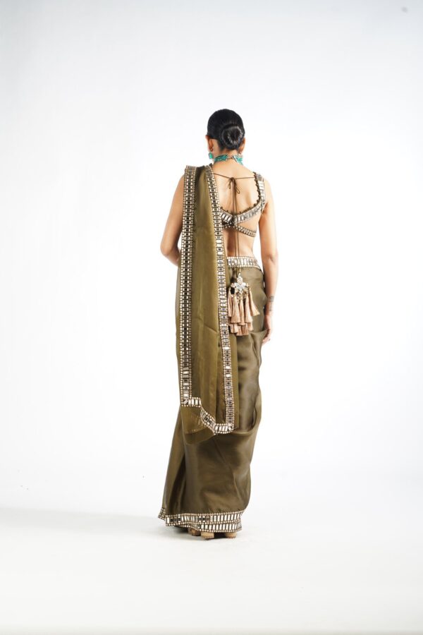 VVANI 030920226827