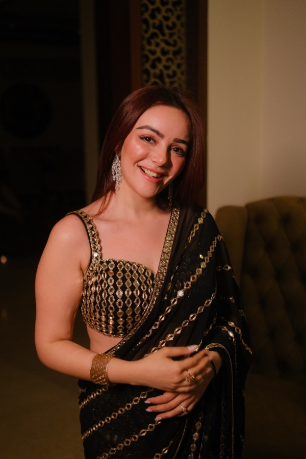 SIMRAN SETHI BEDI In Black mirror Embroidered Pre Draped Saree Set