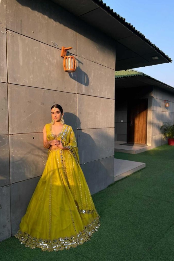 SANYA MALHOTRA In Moss Green Chamak Mirror Lehenga Set