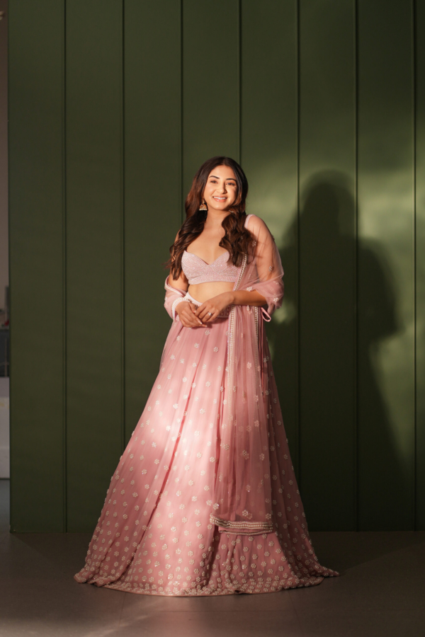 AASHNA SHROFF In Jhoomar Powder Pink Flower Lehenga Set