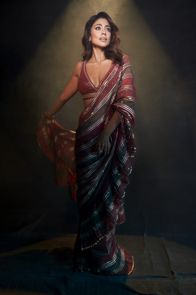 SHRIYA SARAN IN Gota Pre Draped Charcoal Grey Multicolor Saree Set