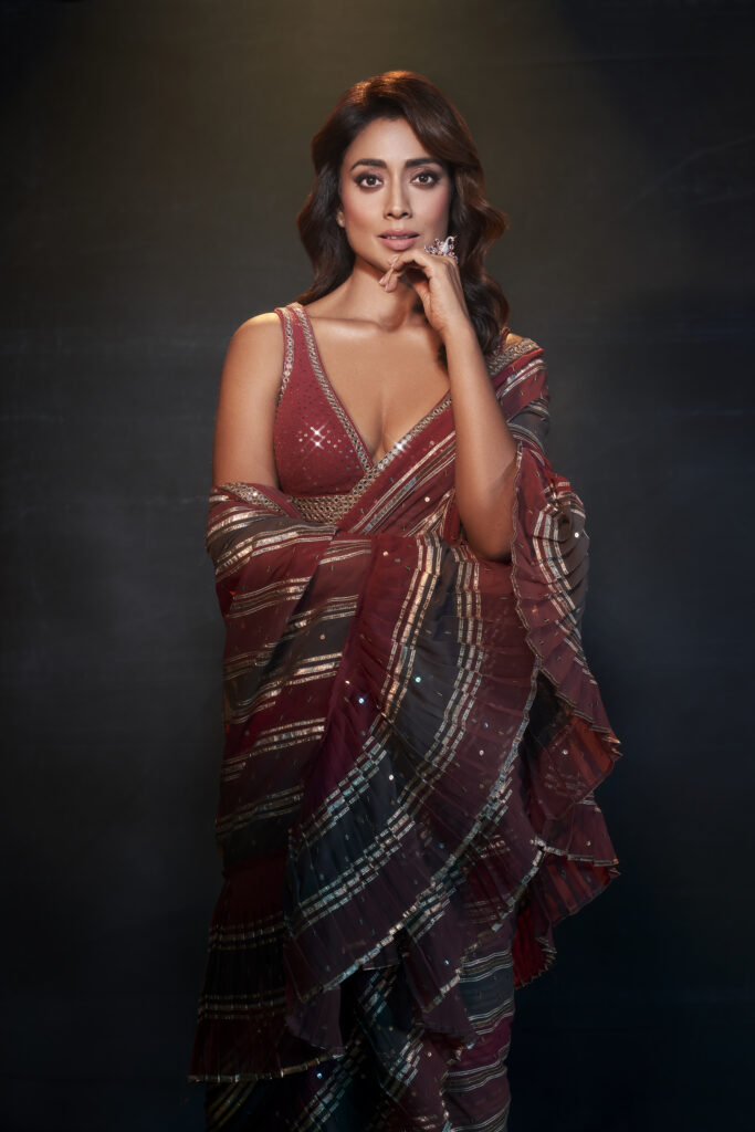 SHRIYA SARAN IN Gota Pre Draped Charcoal Grey Multicolor Saree Set