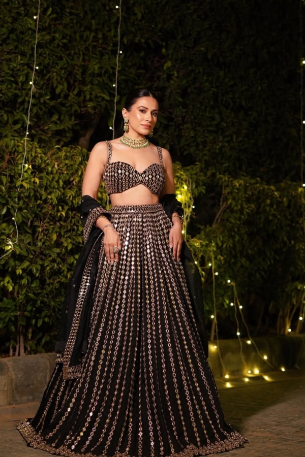 YASHIKA KHATRI In Jugmug Black Linear Mirror Lehenga Set