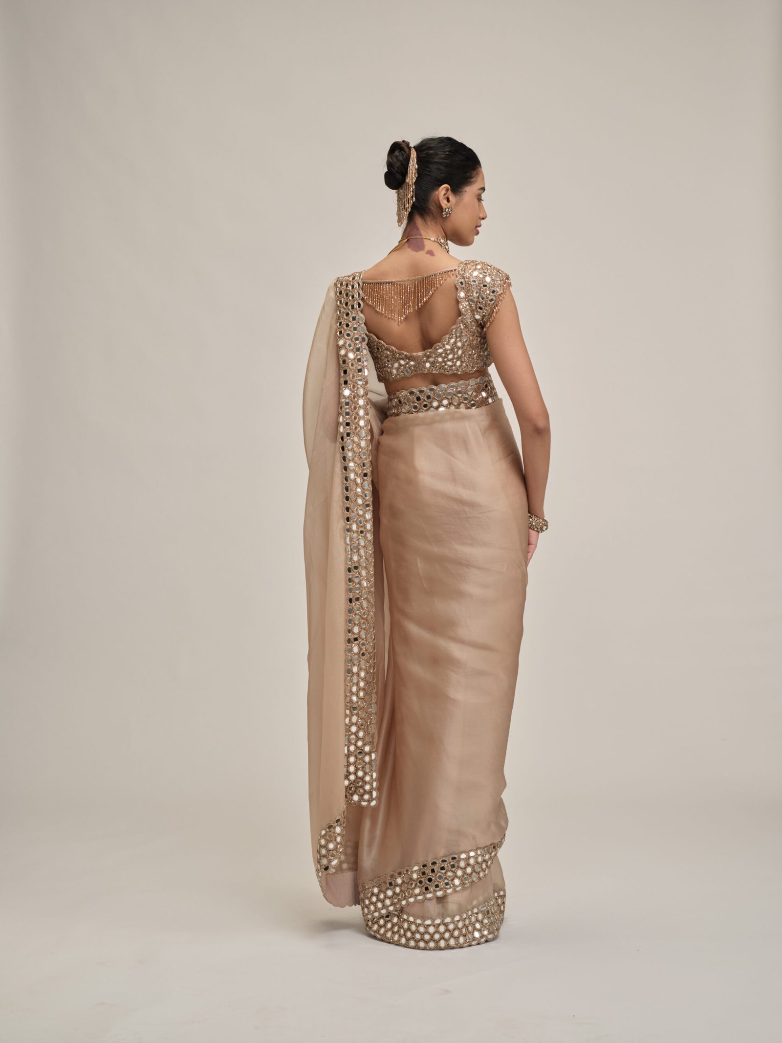 LIGHT BEIGE MIRROR BORDER SAREE SET - Image 6