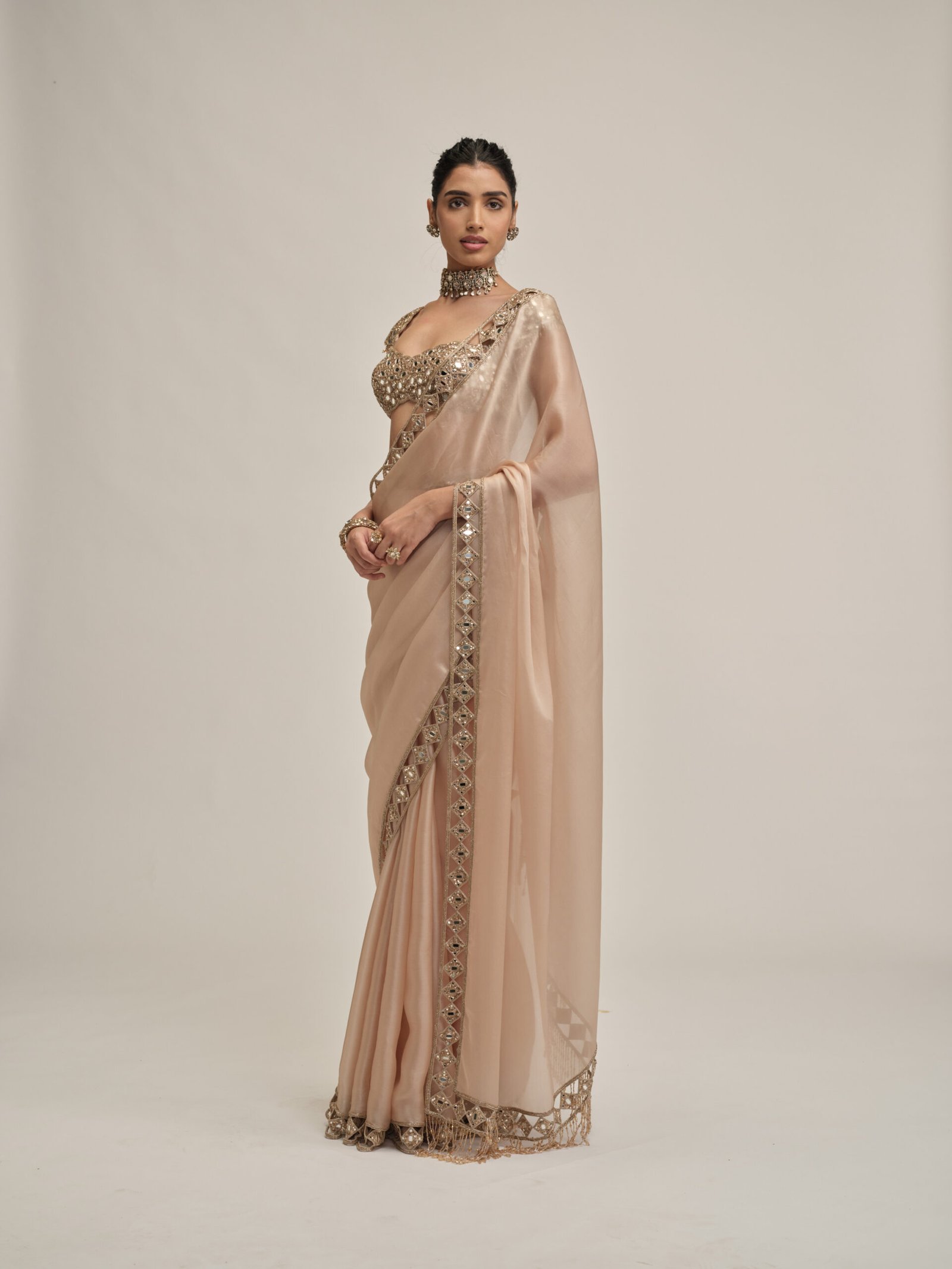 LIGHT BEIGE DIAMOND CUTWORK BORDER SAREE SET - Image 3