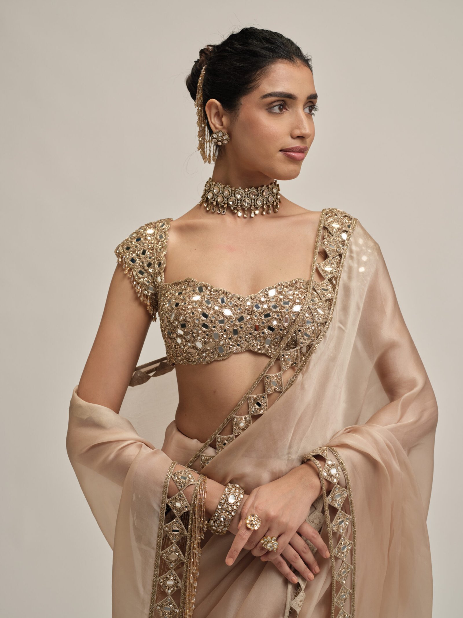 LIGHT BEIGE DIAMOND CUTWORK BORDER SAREE SET - Image 2