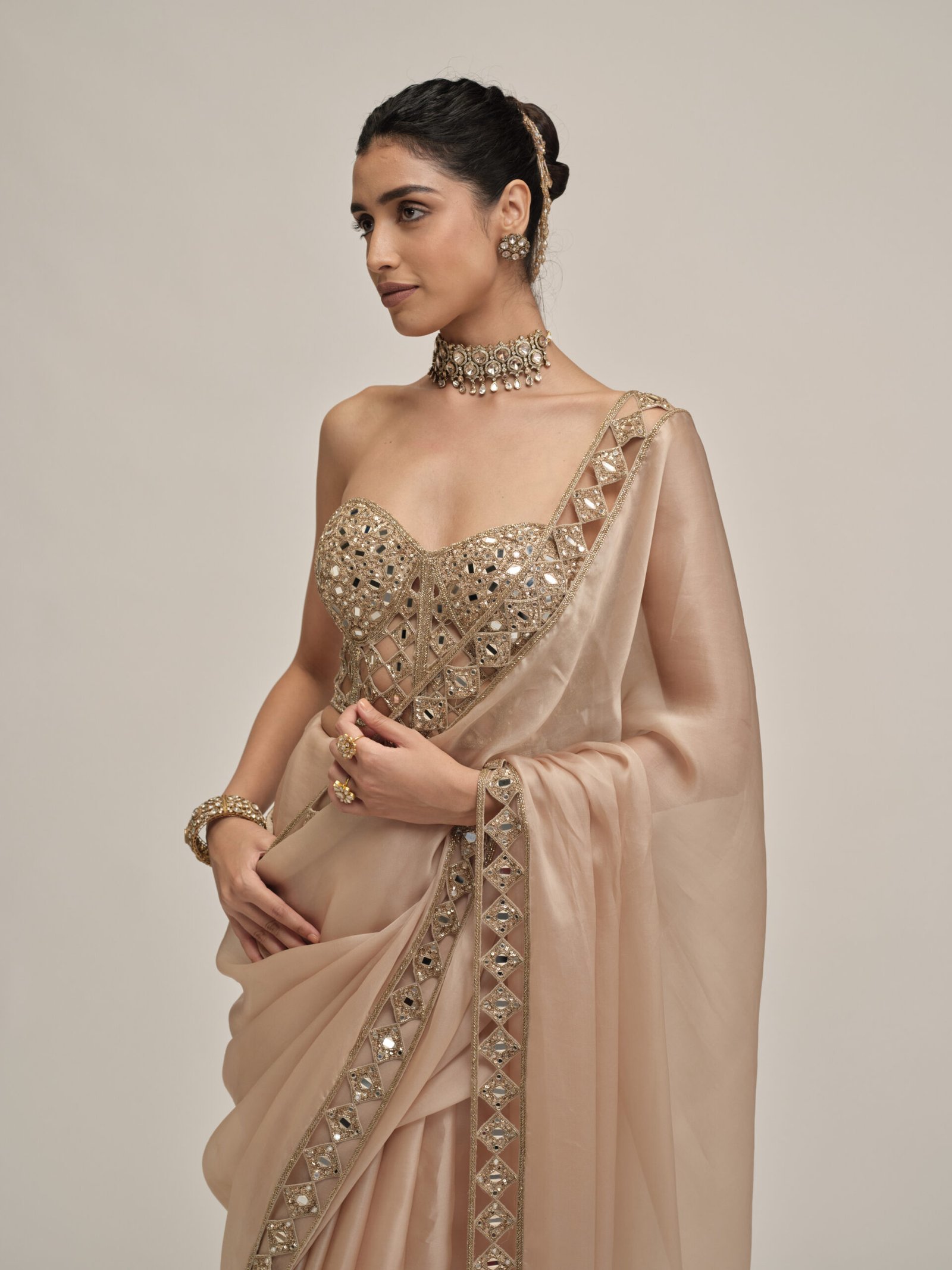 LIGHT BEIGE CUTWORK BORDER SAREE WITH CORSET SET - Image 3