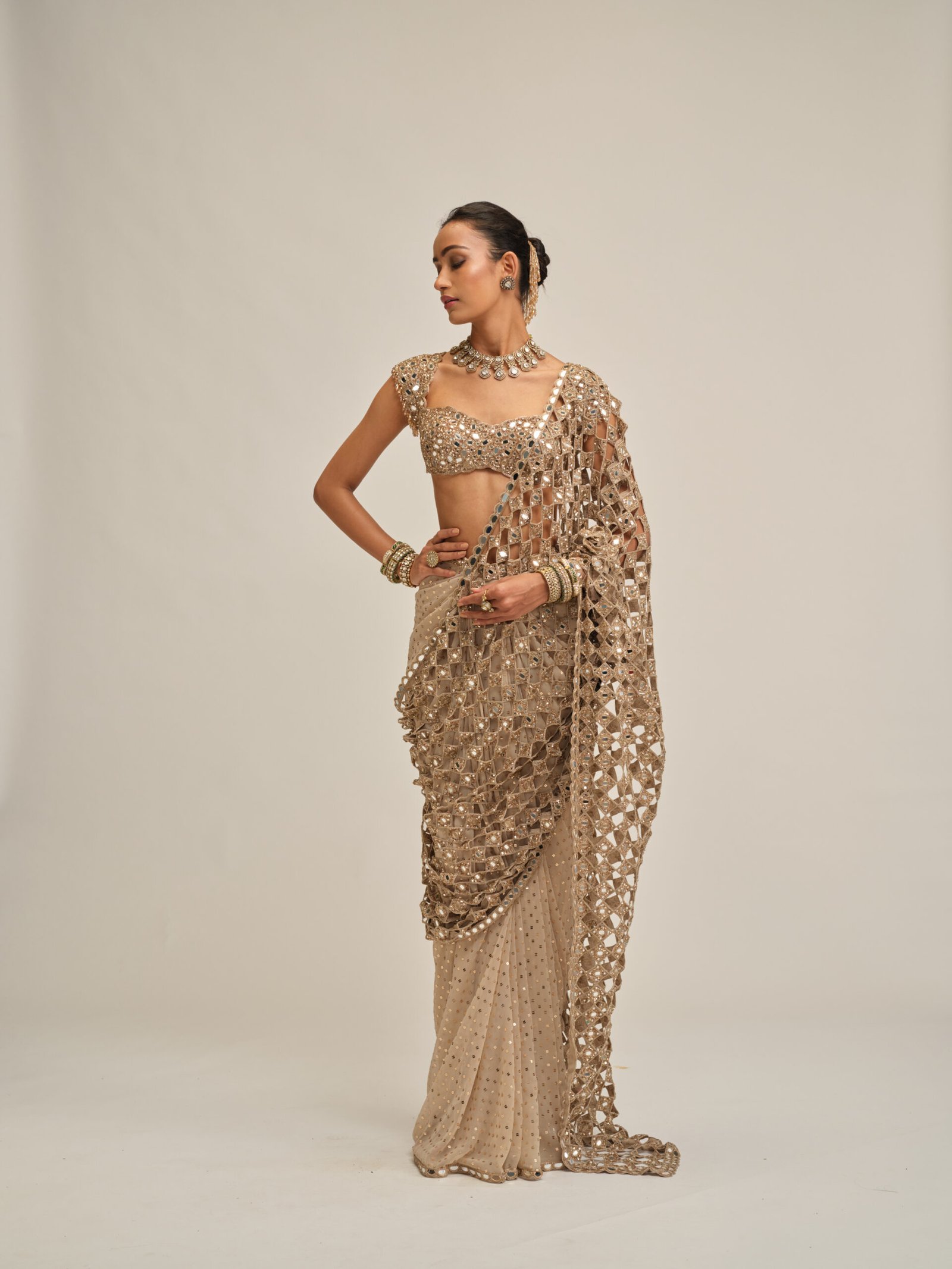 LIGHT BEIGE CUTWORK PALLU SAREE SET