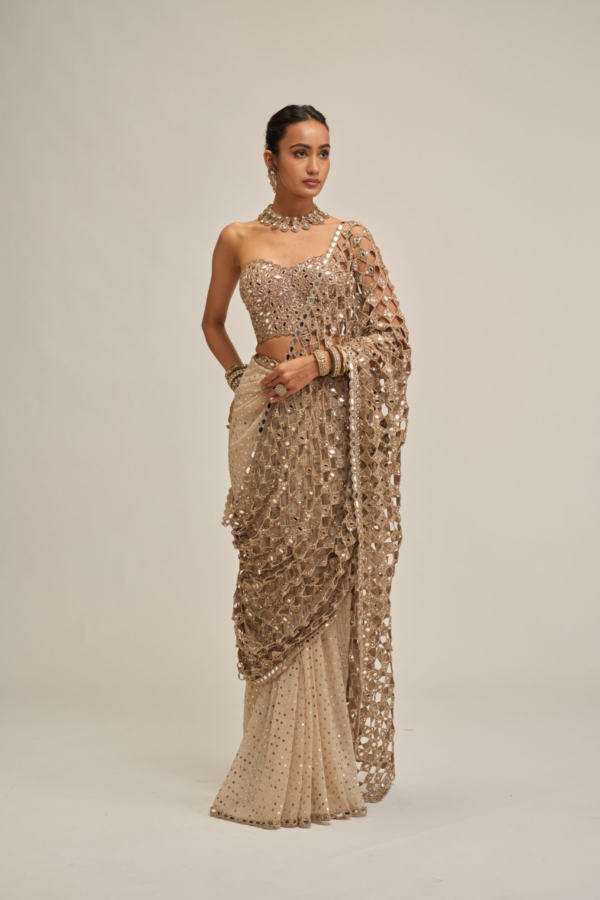 LIGHT BEIGE CUTWORK PALLU SAREE WITH CORSET SET