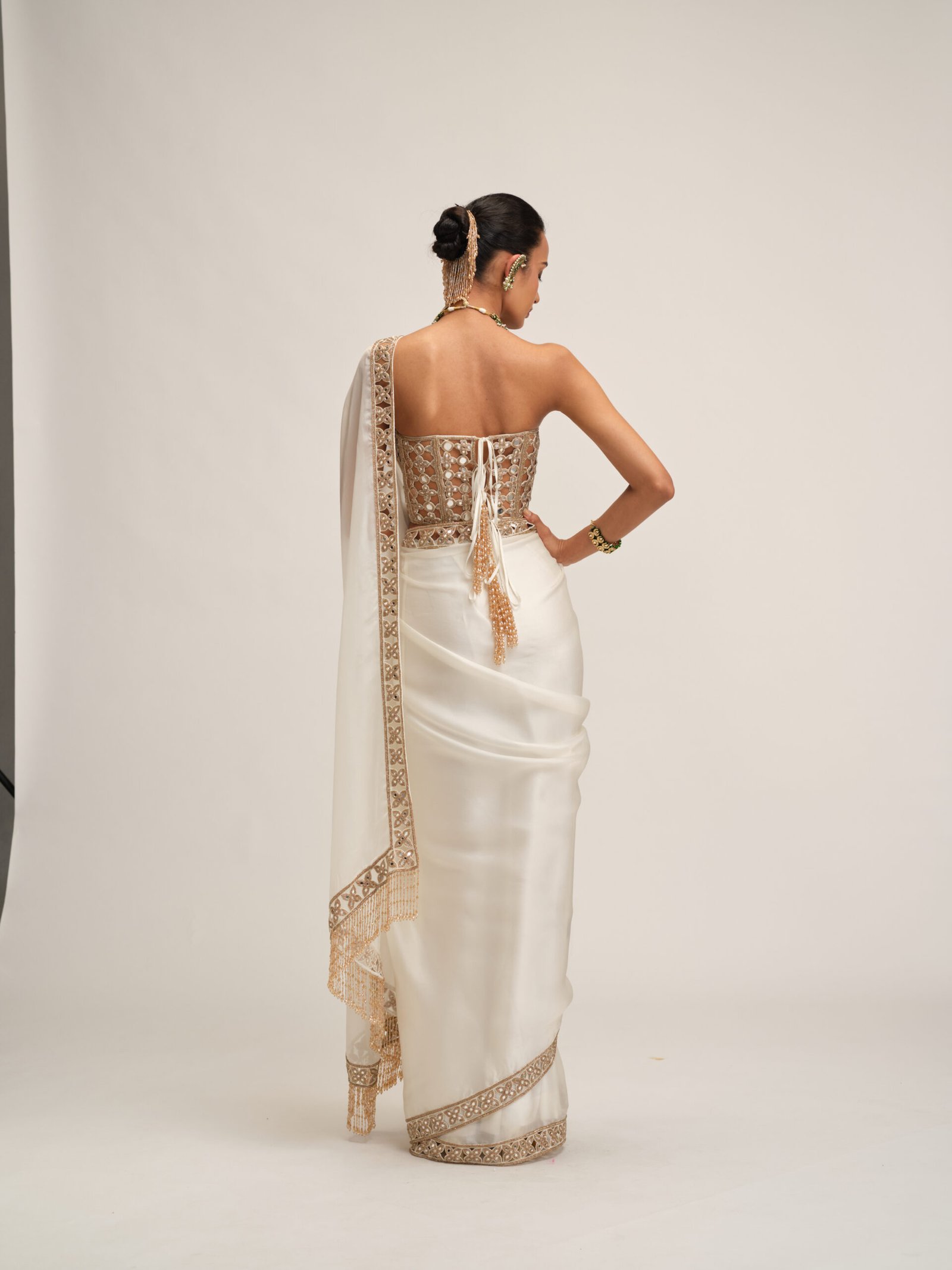 OFF WHITE SATIN ORGANZA CUTWORK BORDER SAREE SET - Image 7
