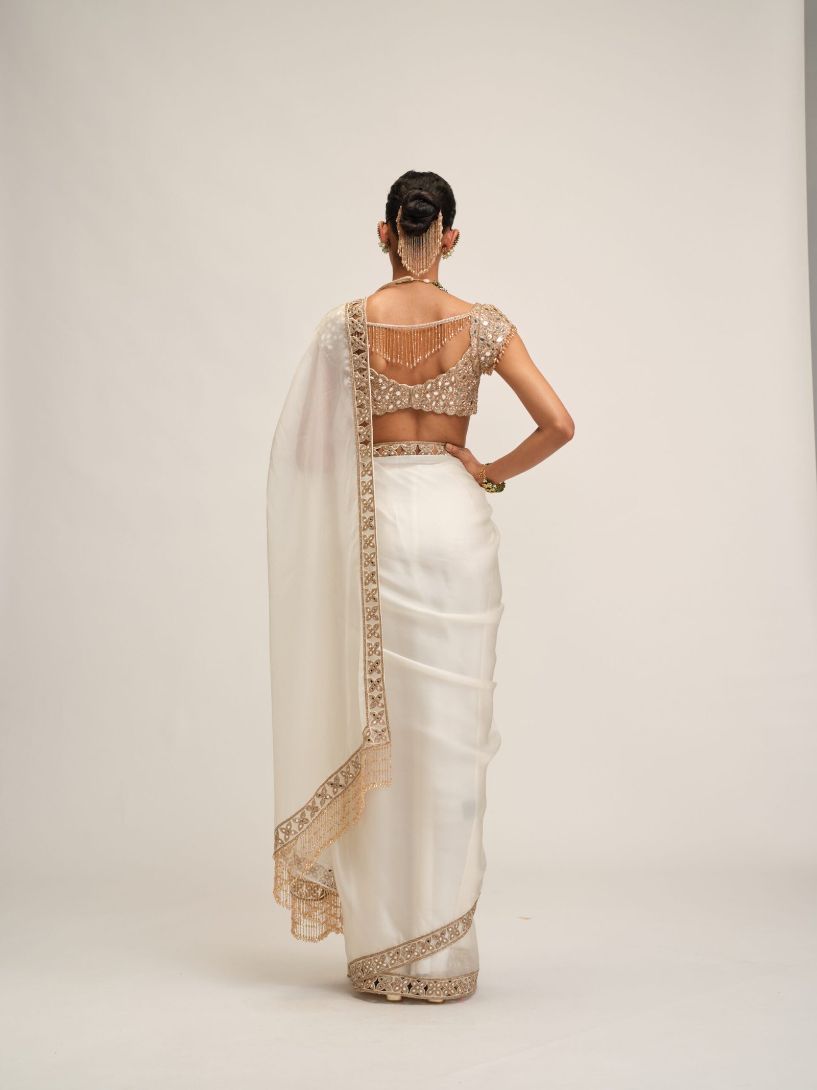 OFF WHITE CUTWORK BORDER SAREE SET - Image 5
