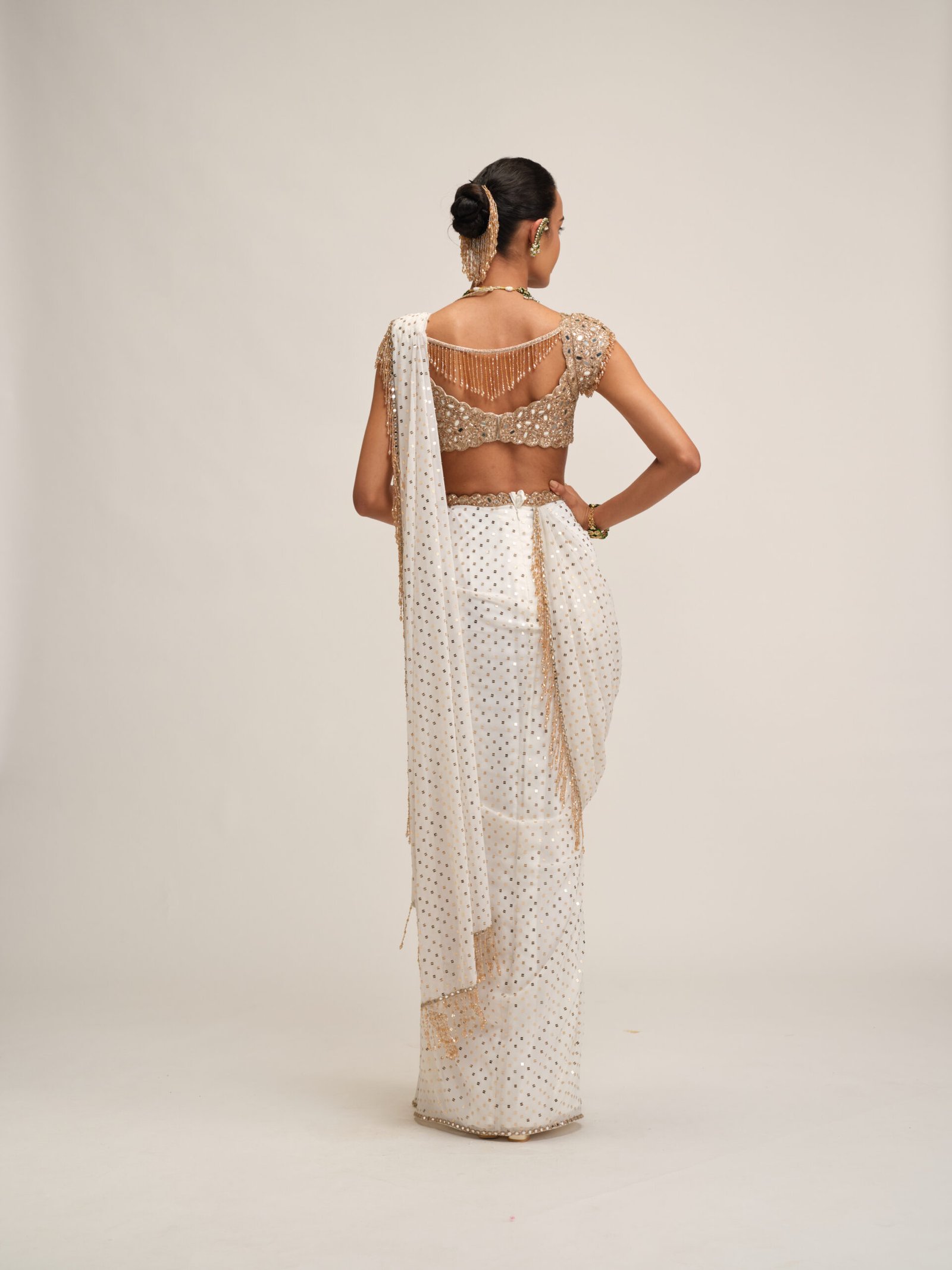 OFF WHITE DRAPED SAREE SET - Image 8