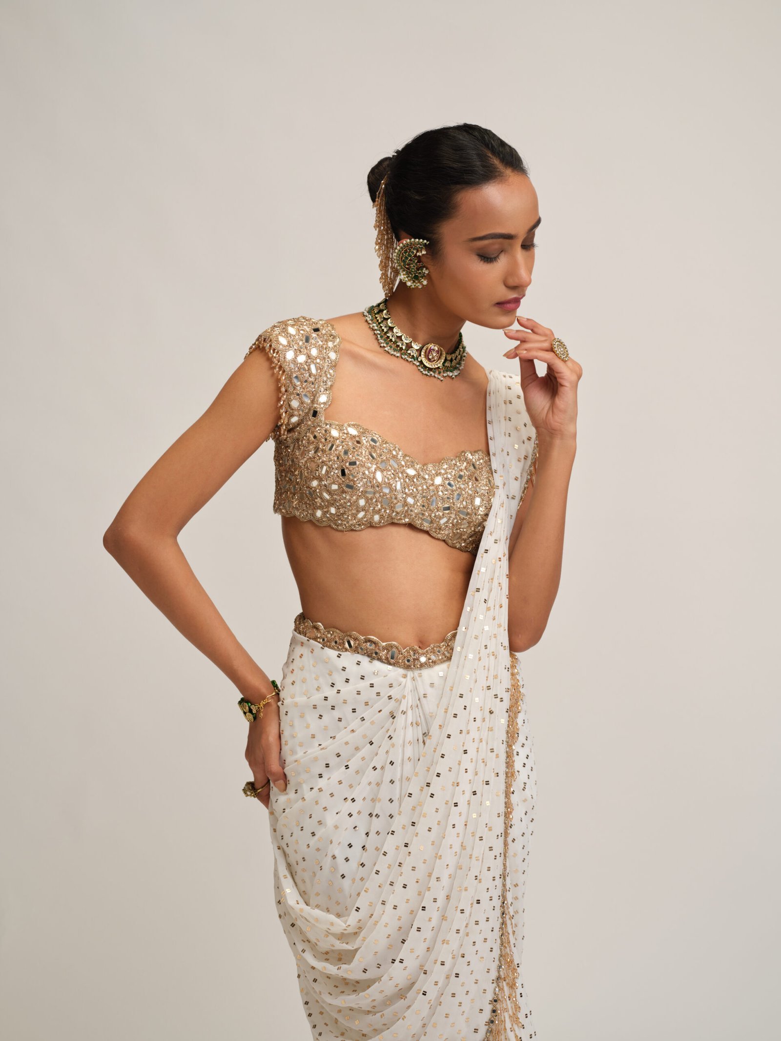 OFF WHITE DRAPED SAREE SET - Image 2