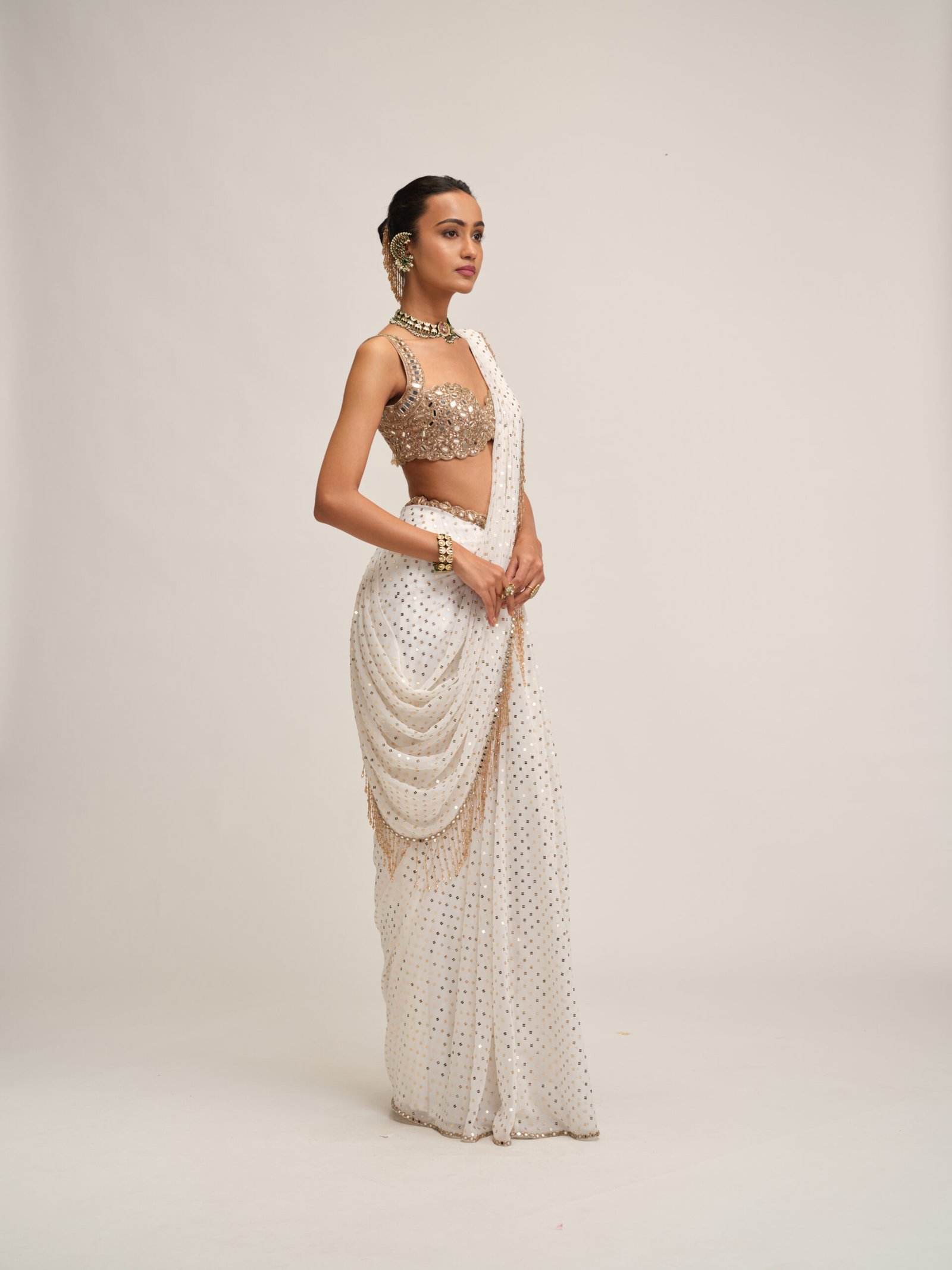 OFF WHITE SEQUINS EMBROIDERED SAREE SET - Image 5