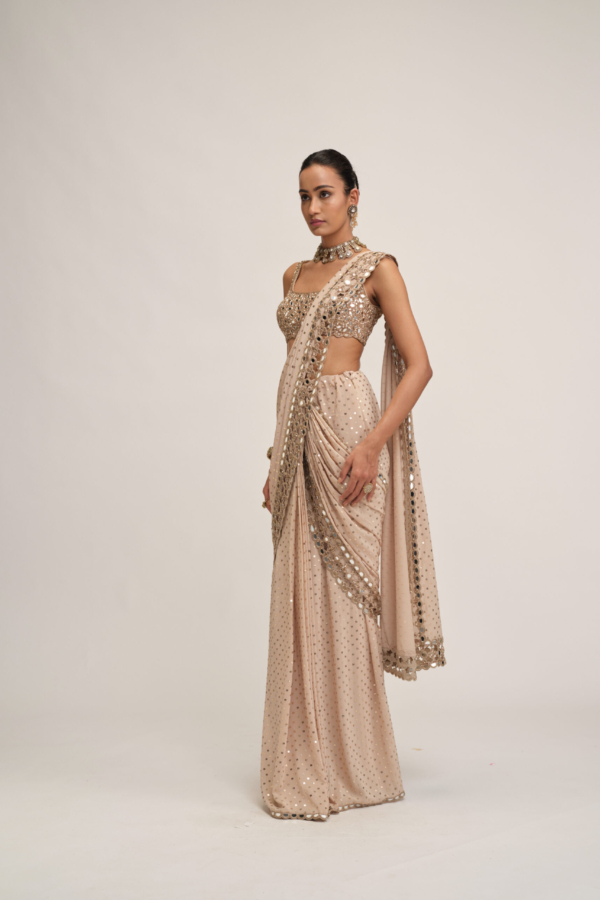 LIGHT BEIGE ROUND NECK CUTWORK BORDER SAREE SET