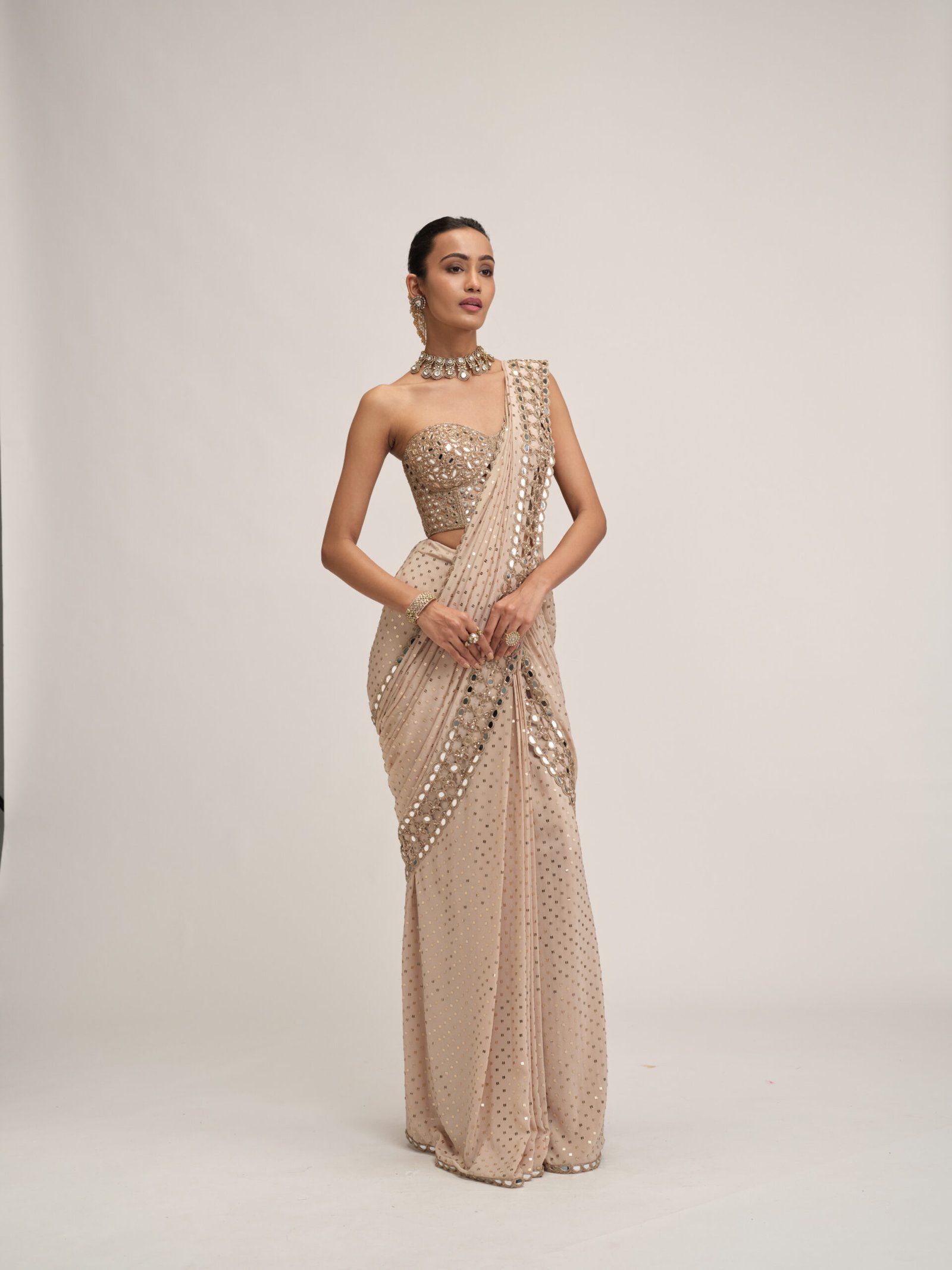 LIGHT BEIGE CUTWORK BORDER SAREE SET - Image 5
